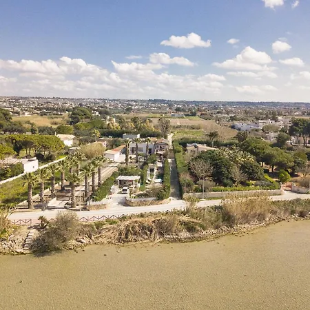 Elpaix Villa
