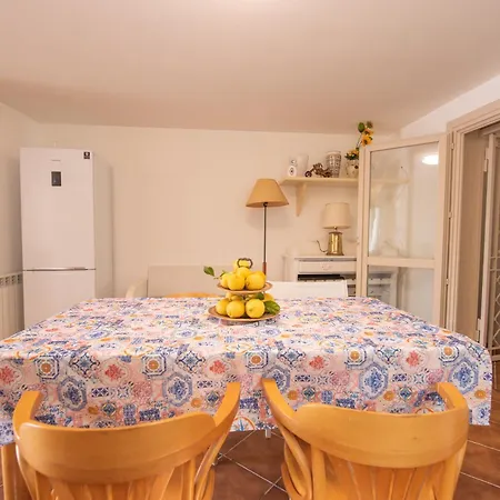 Elpaix Villa *